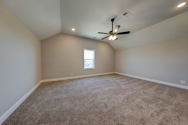 2038 Jackie Lorraine Dr, Clarksville, TN 37042