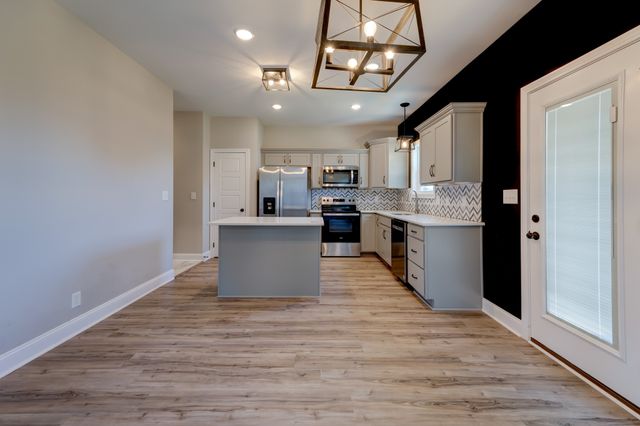 2038 Jackie Lorraine Dr, Clarksville, TN 37042