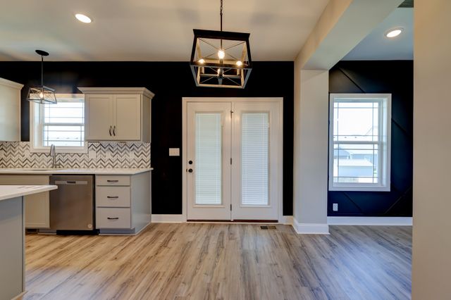 2038 Jackie Lorraine Dr, Clarksville, TN 37042