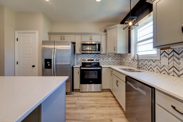 2038 Jackie Lorraine Dr, Clarksville, TN 37042