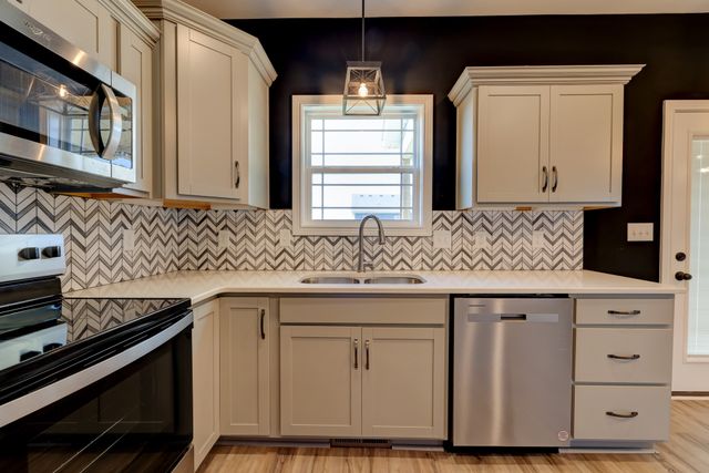 2038 Jackie Lorraine Dr, Clarksville, TN 37042
