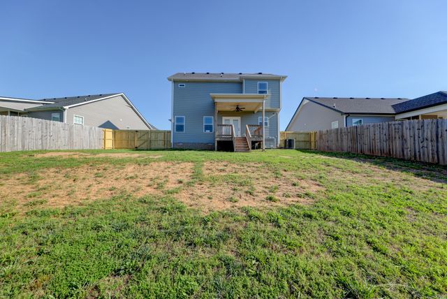 2038 Jackie Lorraine Dr, Clarksville, TN 37042