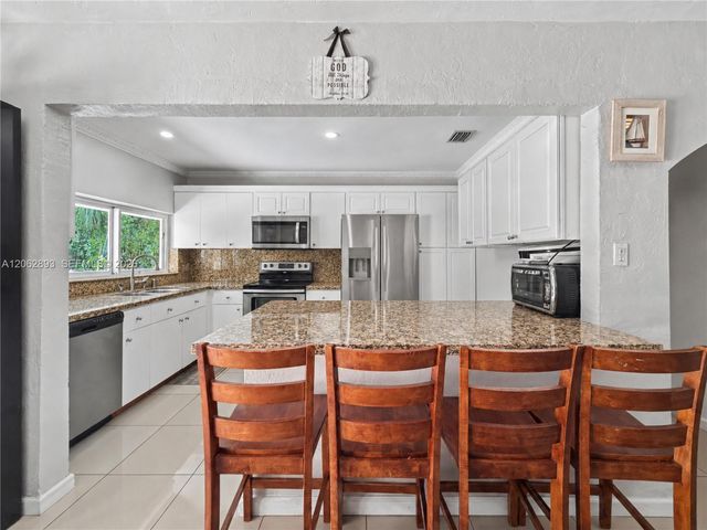 11271 SW 176th St, Miami, FL 33157