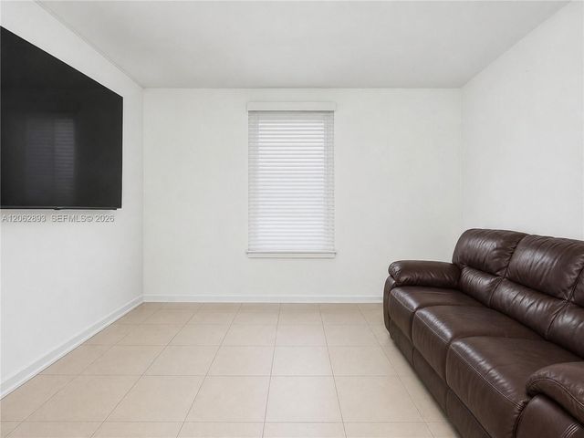 11271 SW 176th St, Miami, FL 33157