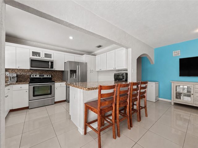 11271 SW 176th St, Miami, FL 33157