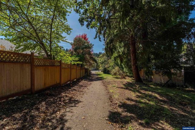 2620 NW Ginseng Pl, Corvallis, OR 97330