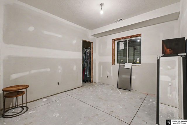1929 Beaver Lake Boulevard, Plattsmouth, NE 68048