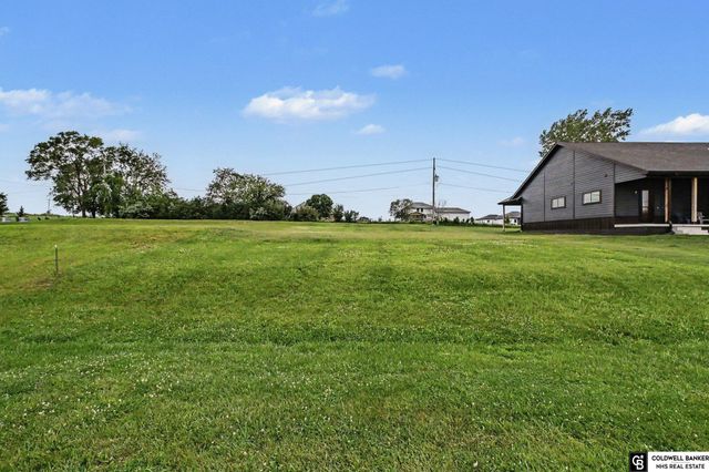 1929 Beaver Lake Boulevard, Plattsmouth, NE 68048