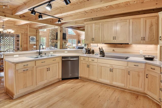 16727 Pitts Road, Wellington, OH 44090