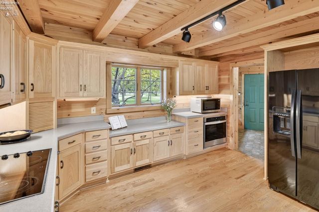 16727 Pitts Road, Wellington, OH 44090