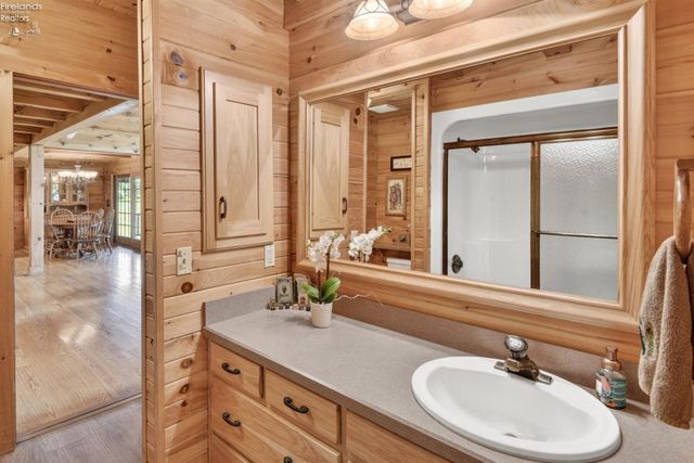 16727 Pitts Road, Wellington, OH 44090