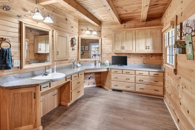 16727 Pitts Road, Wellington, OH 44090