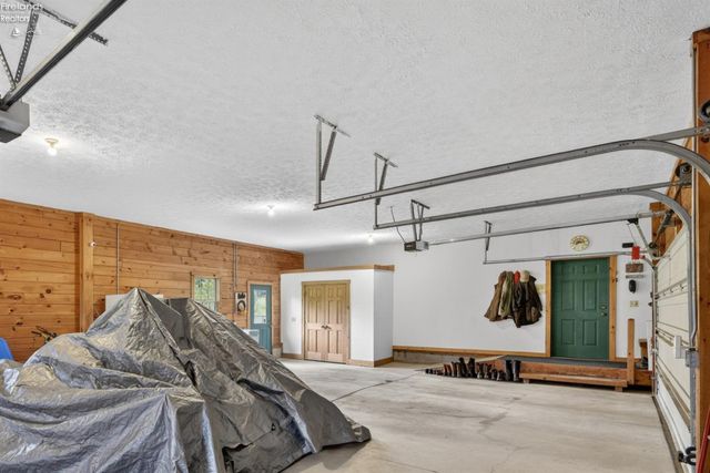 16727 Pitts Road, Wellington, OH 44090