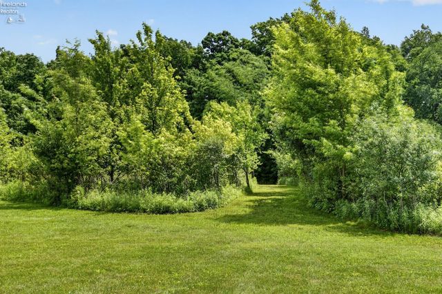 16727 Pitts Road, Wellington, OH 44090