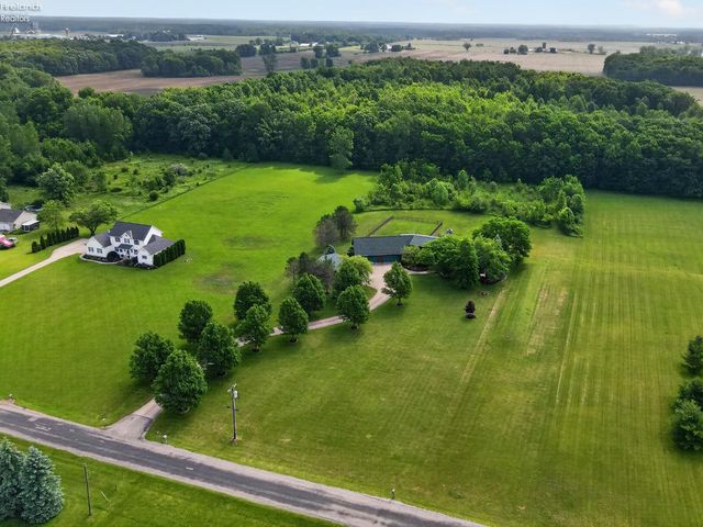 16727 Pitts Road, Wellington, OH 44090