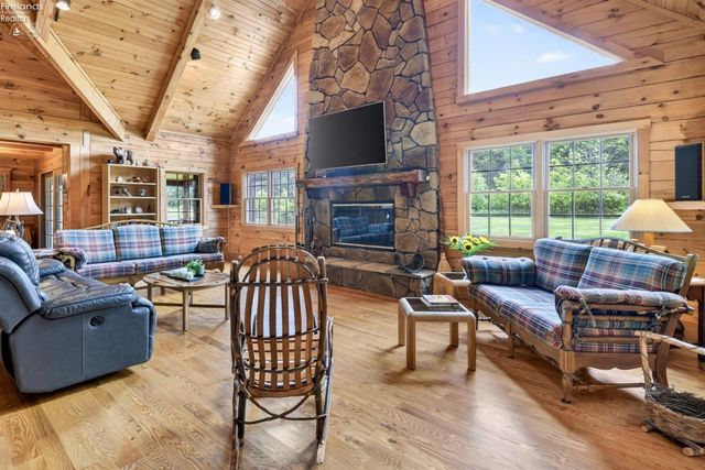 16727 Pitts Road, Wellington, OH 44090