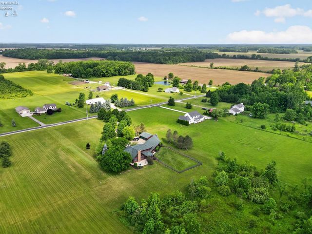 16727 Pitts Road, Wellington, OH 44090