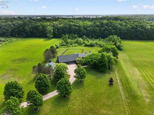 16727 Pitts Road, Wellington, OH 44090