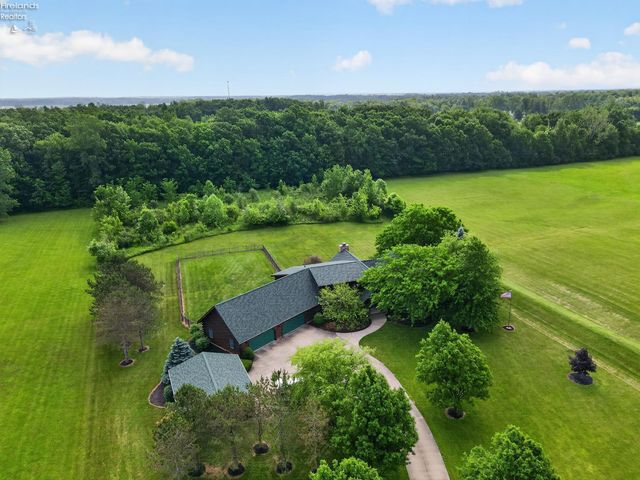 16727 Pitts Road, Wellington, OH 44090