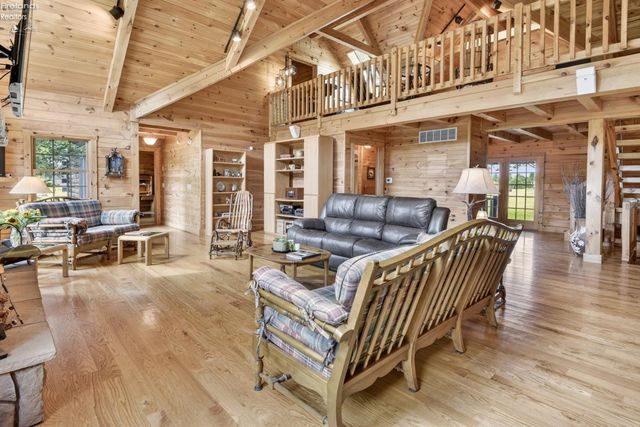 16727 Pitts Road, Wellington, OH 44090