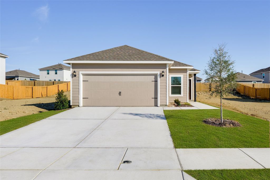 8413 White Wolf Trail, Ponder, TX 76259