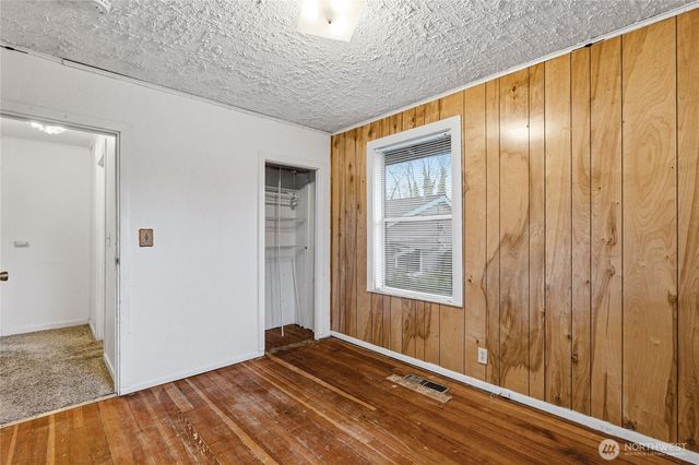 8434 34th Avenue S, Seattle, WA 98118