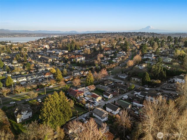 8434 34th Avenue S, Seattle, WA 98118