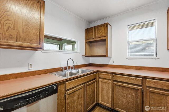 8434 34th Avenue S, Seattle, WA 98118