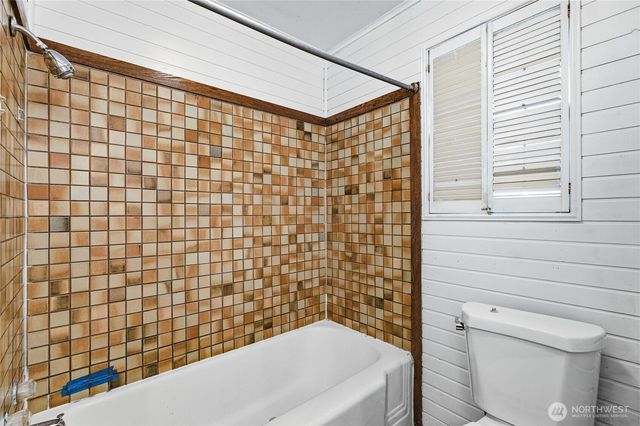 8434 34th Avenue S, Seattle, WA 98118