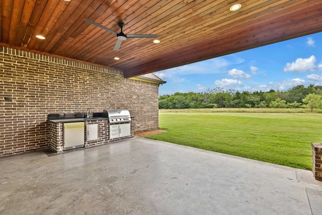 100 New Dominion Drive, Royse City, TX 75189