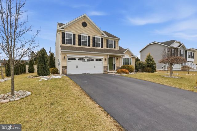 6083 JENNIFER LN, Spring Grove, PA 17362