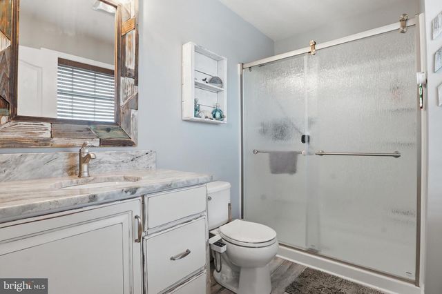 6083 JENNIFER LN, Spring Grove, PA 17362