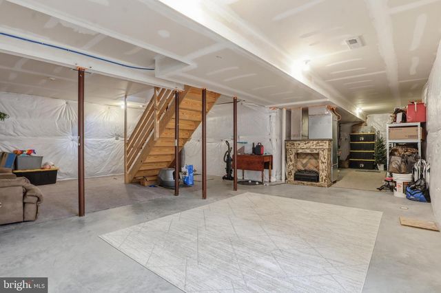 6083 JENNIFER LN, Spring Grove, PA 17362