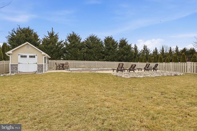 6083 JENNIFER LN, Spring Grove, PA 17362