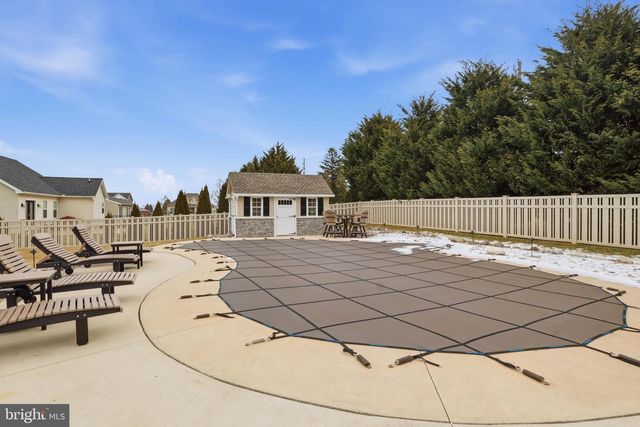 6083 JENNIFER LN, Spring Grove, PA 17362