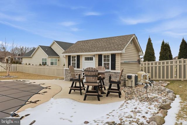 6083 JENNIFER LN, Spring Grove, PA 17362