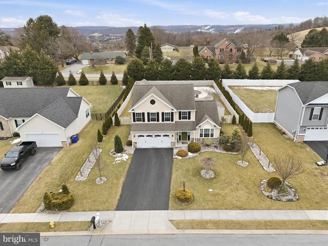 6083 JENNIFER LN, Spring Grove, PA 17362