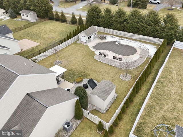 6083 JENNIFER LN, Spring Grove, PA 17362