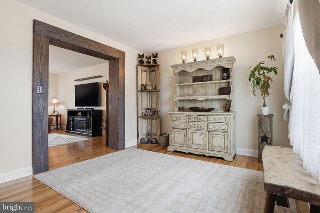 6083 JENNIFER LN, Spring Grove, PA 17362