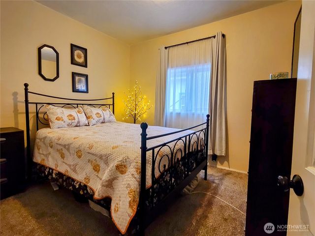 5834 S Montgomery Street, Tacoma, WA 98409