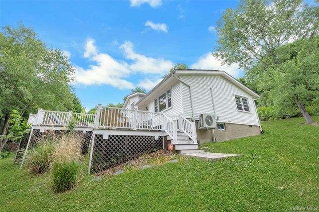 18 Valley Drive, Salisbury Mills, NY 12577