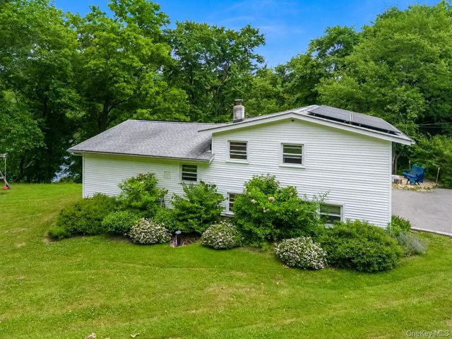 18 Valley Drive, Salisbury Mills, NY 12577