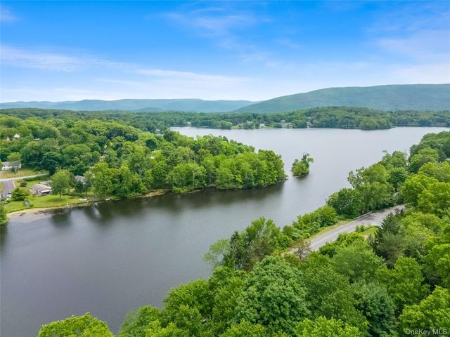 18 Valley Drive, Salisbury Mills, NY 12577
