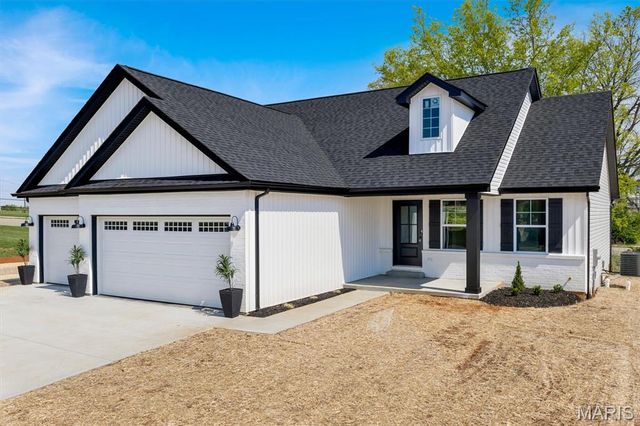 1141 Bell Mountain Drive, Farmington, MO 63640