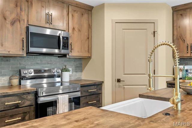 1141 Bell Mountain Drive, Farmington, MO 63640
