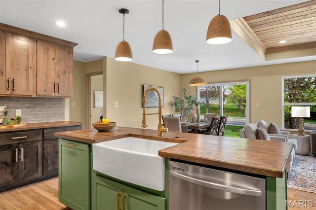 1141 Bell Mountain Drive, Farmington, MO 63640