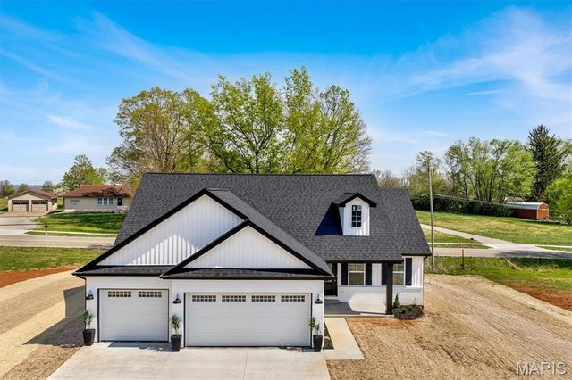 1141 Bell Mountain Drive, Farmington, MO 63640