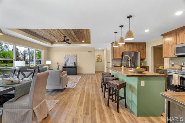 1141 Bell Mountain Drive, Farmington, MO 63640