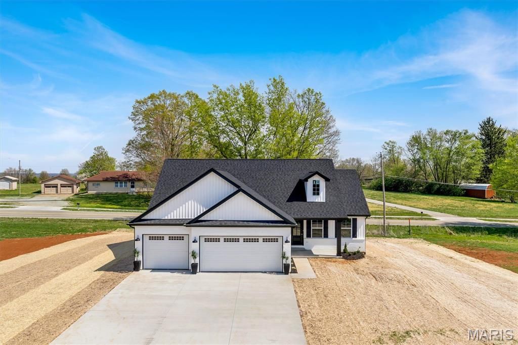 1141 Bell Mountain Drive, Farmington, MO 63640
