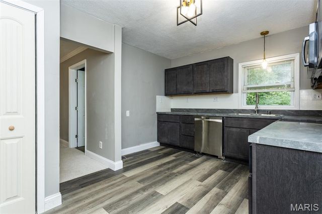 1903 N 17th Street, Belleville, IL 62226